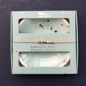 Jewelry dish & bracelet set